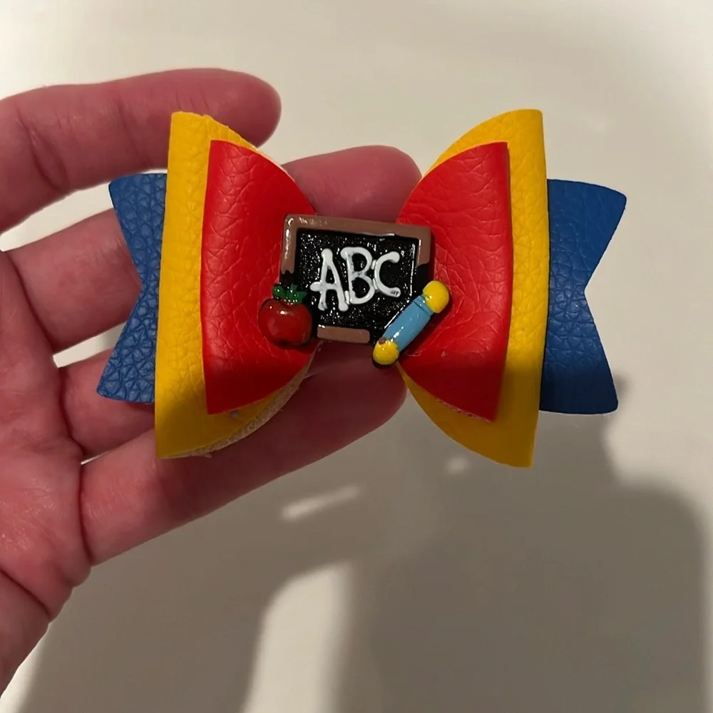 Sooo cute!! Girls’ Small Leather Bows For School! 15 total! Great For Gifting!